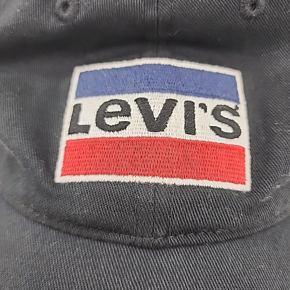 Levi's FlexFit 110 Baseball Cap Hat Black Red Blue‎ Stripe Strap back STRAUSS